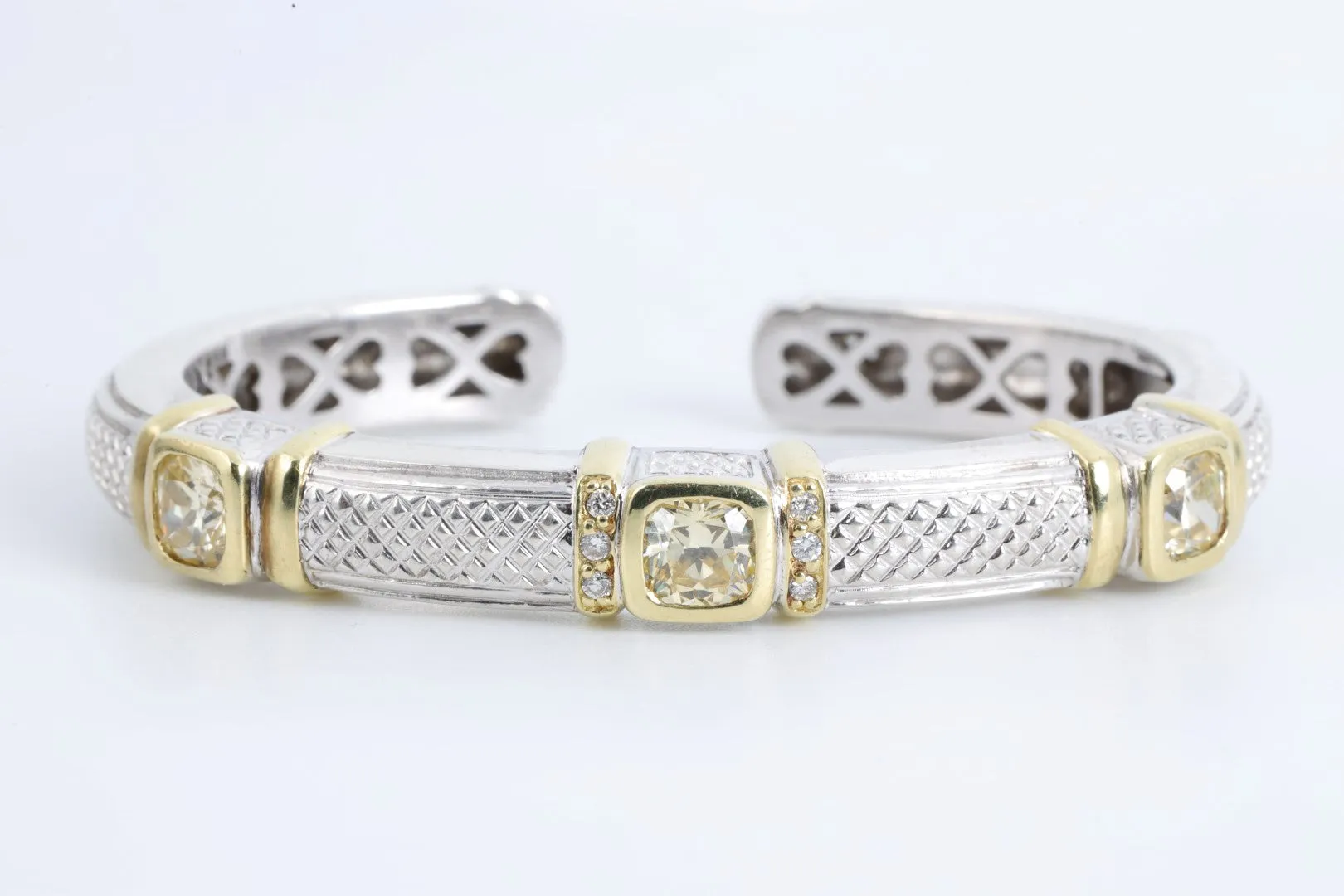 6.25" 925 Silver & 18k Yellow Gold 0.06tcw Diamond Cuff Bracelet (43.12g.)