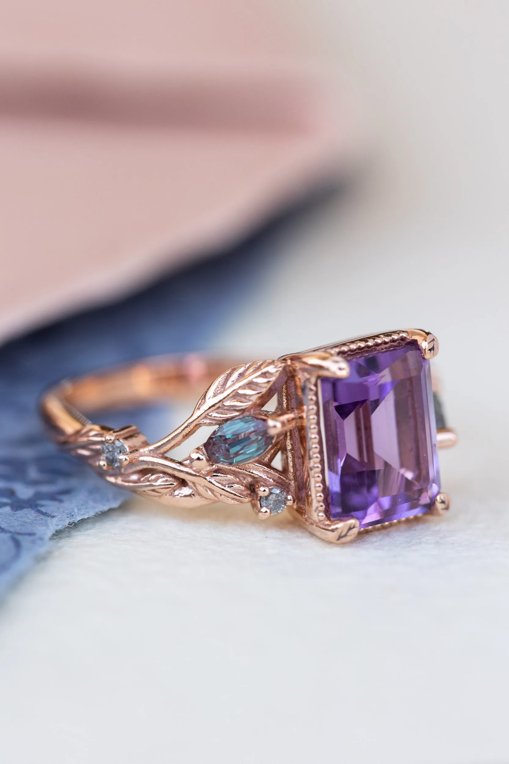 Amethyst engagement ring with alexandrites and salt&pepper diamonds / Patricia