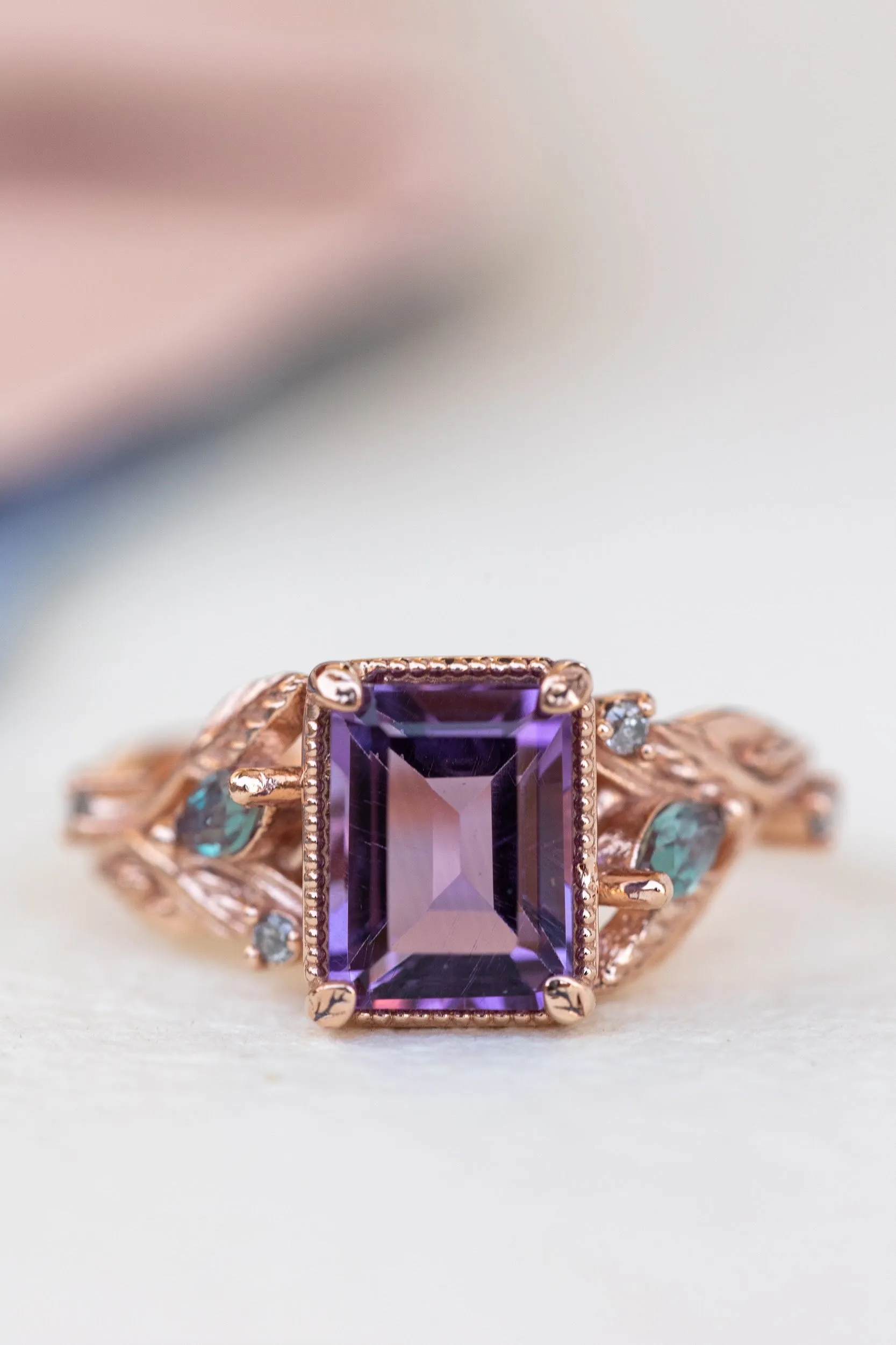 Amethyst engagement ring with alexandrites and salt&pepper diamonds / Patricia