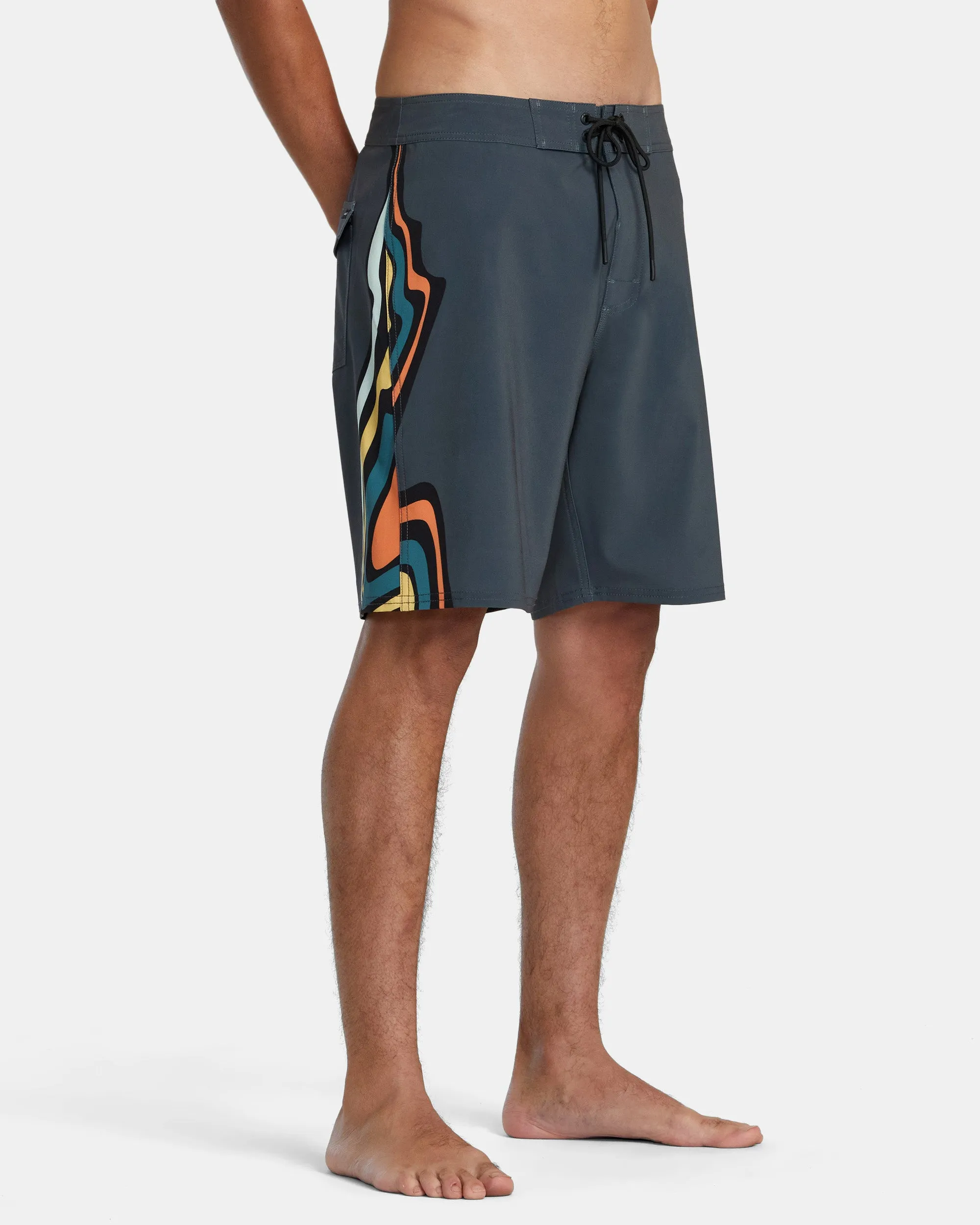 VA 19 Boardshorts - Black Multi